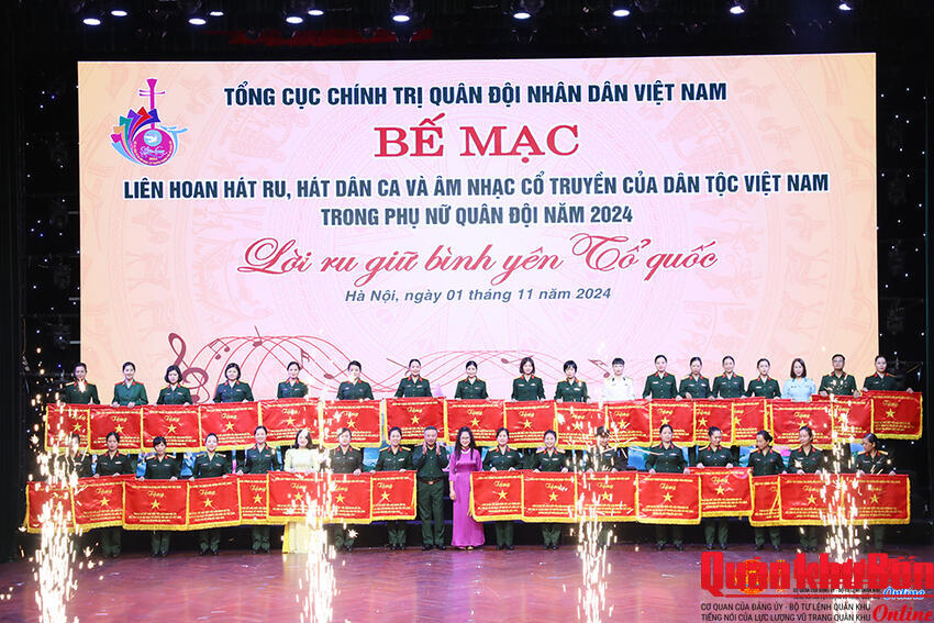 Bế mạc liên hoan hát ru, hát dân ca trong Phụ nữ Quân đội năm 2024