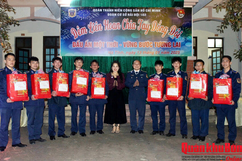 Đêm liên hoan chia tay đồng đội: "Dấu ấn một thời - Vững bước tương lai"