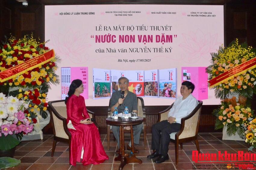 Ra mắt trọn bộ tiểu thuyết 'Nước non vạn dặm' về hình tượng Chủ tịch Hồ Chí Minh