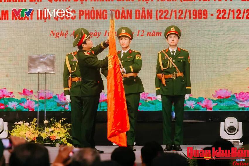 Phát huy truyền thống đơn vị 2 lần Anh hùng; cán bộ, chiến sĩ lực lượng vũ trang tỉnh Nghệ An thi đua học tập và làm theo tư tưởng, đạo đức, phong cách Hồ Chí Minh trên quê hương Bác Hồ kính yêu