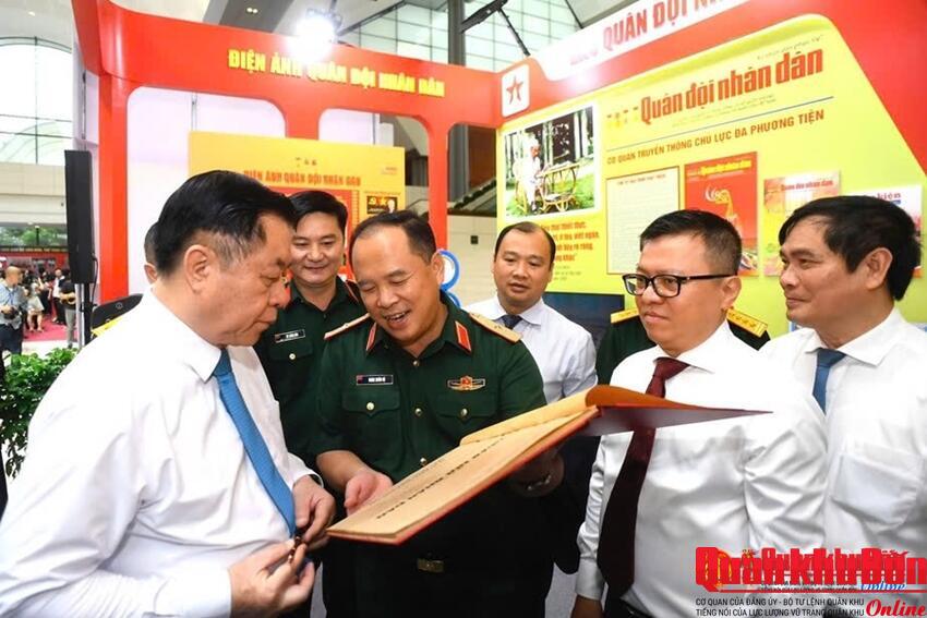 Khai mạc Hội Báo toàn quốc năm 2025: Khẳng định vai trò tiên phong của báo chí trong hành trình 100 năm đồng hành cùng dân tộc