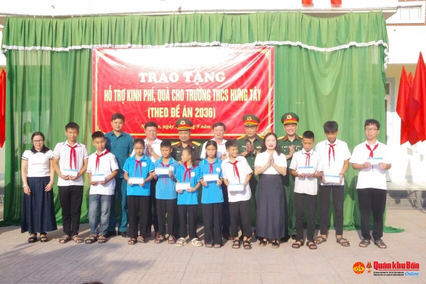 Ban Chỉ huy Phòng thủ khu vực 1 – Vạn An hỗ trợ học sinh khó khăn