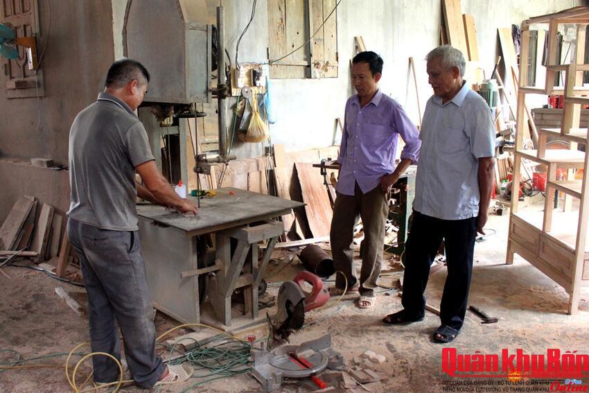 Đảng viên không lương cần chủ trương phù hợp