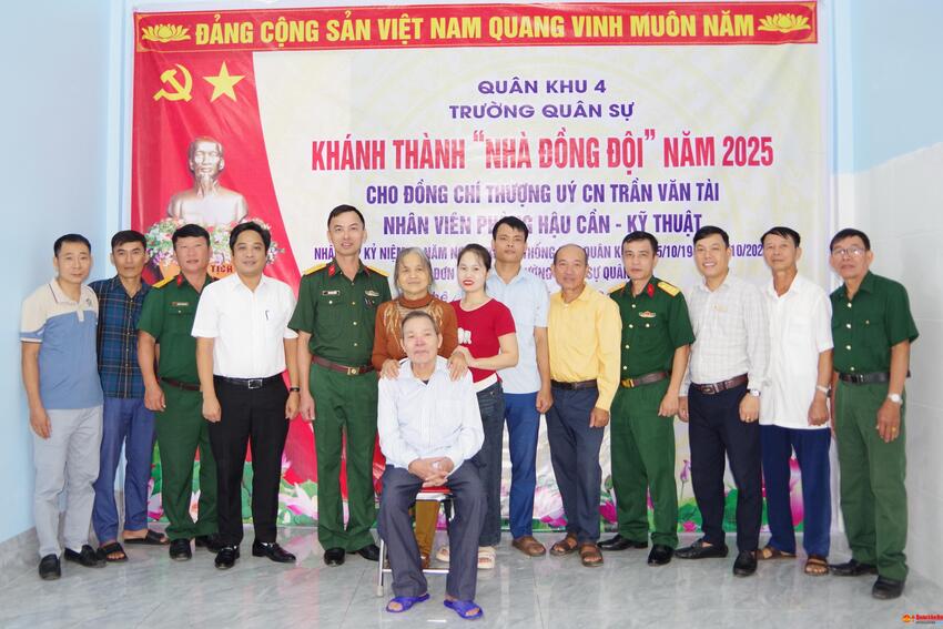 Trường Quân sự Quân khu 4 bàn giao nhà tặng quân nhân có hoàn cảnh khó khăn