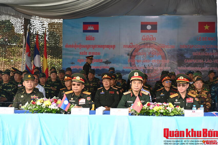 Diễn tập cứu hộ, cứu nạn tại Lào thành công tốt đẹp.