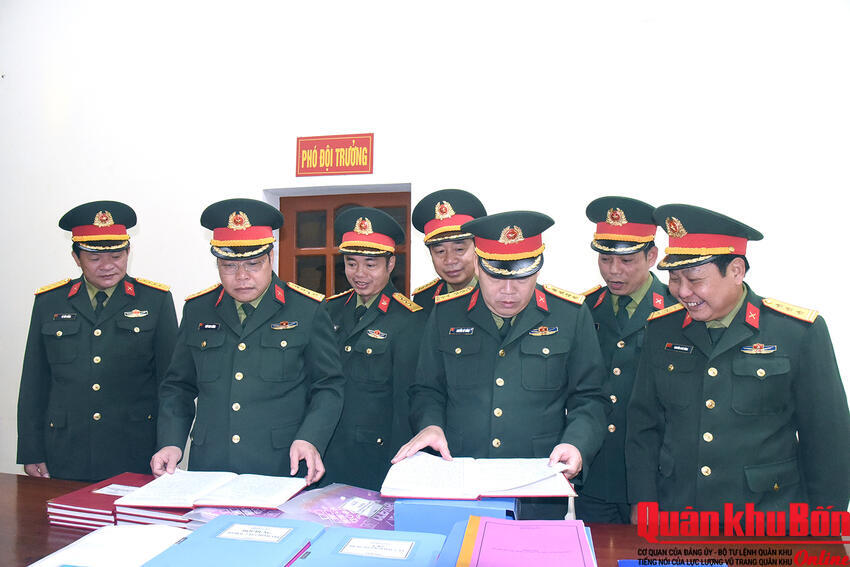 Đại tá Ngô Nam Cường, Phó Tư lệnh Quân khu 4 kiểm tra Đoàn Kinh tế - Quốc phòng 4