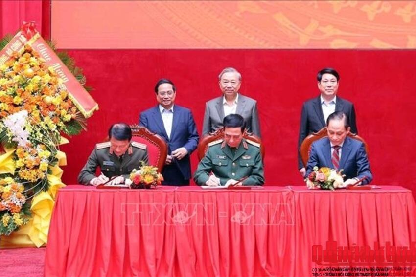 Lễ ký Quy chế phối hợp giữa Bộ Công an, Bộ Quốc phòng và Bộ Ngoại giao