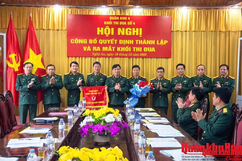 Công bố Quyết định và ra mắt Khối thi đua số 4, Quân khu 4