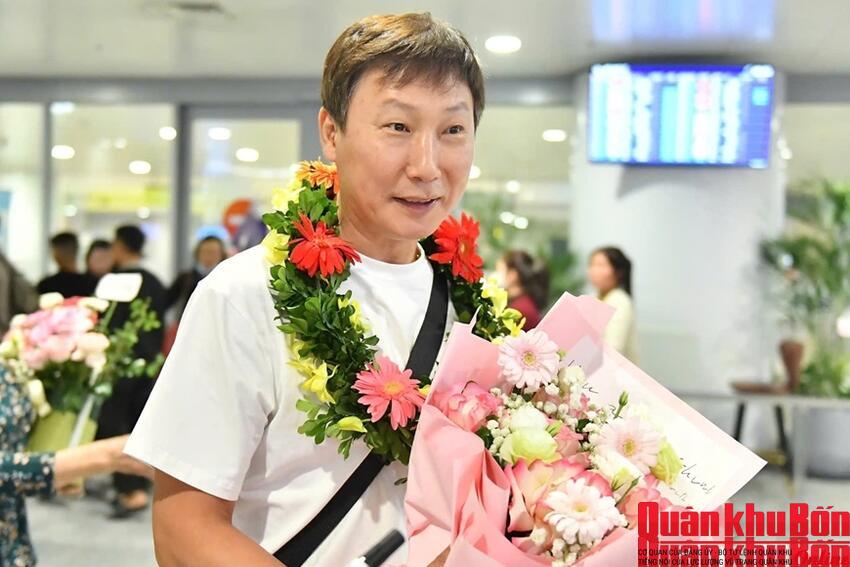 SEA Games 33: U22 Việt Nam rạng rỡ ngày trở về