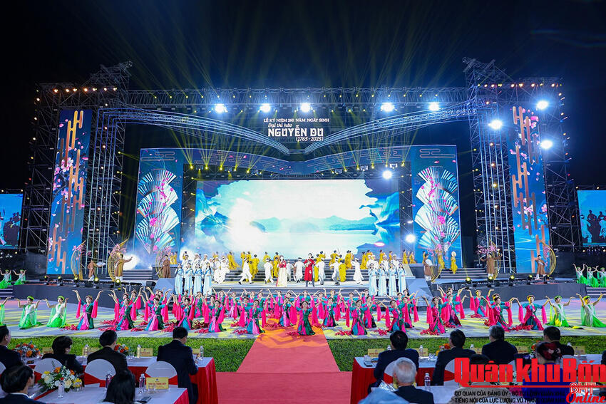 Hà Tĩnh tổ chức trọng thể Lễ kỷ niệm 260 năm Ngày sinh Đại thi hào Nguyễn Du