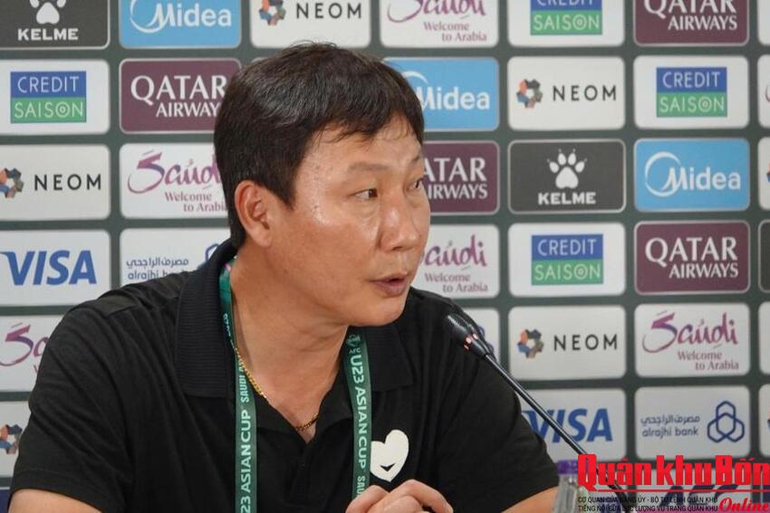 Bí quyết dùng người đặc biệt của HLV Kim Sang Sik giúp U23 Việt Nam bay cao ở giải Châu Á 2026