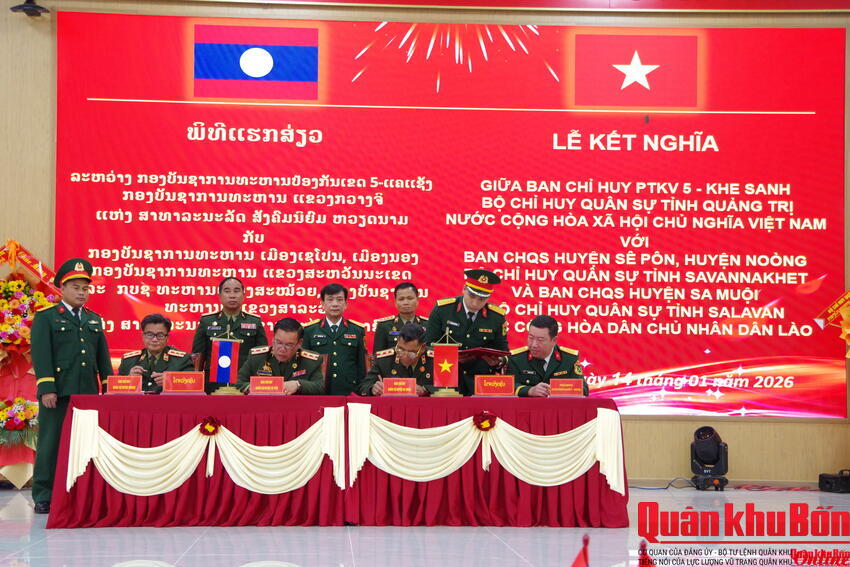 Ký kết Quy chế kết nghĩa với các đơn vị biên giới Lào