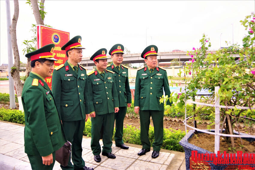 Cán bộ, chiến sĩ Cục Hậu cần – Kỹ thuật Quân khu 4 thi đua lập thành tích cao nhất chào mừng Đại hội XIV của Đảng