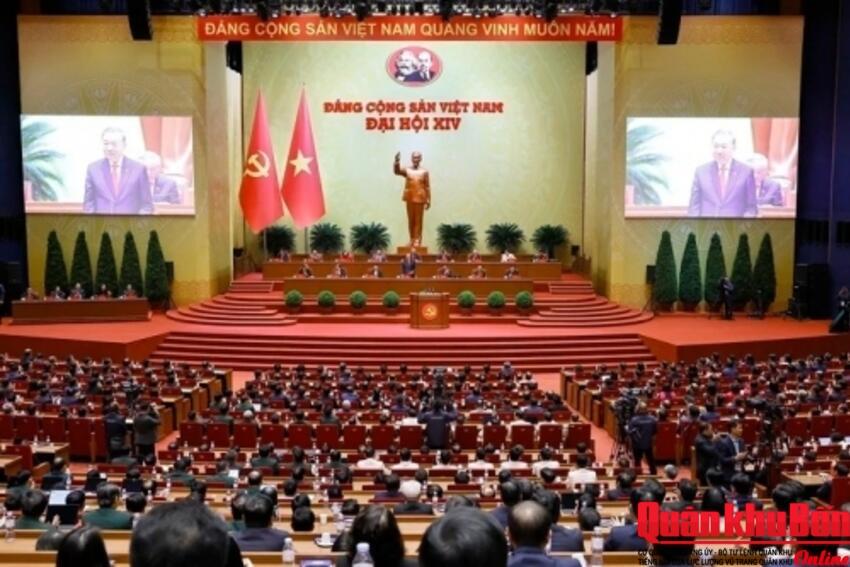 Công bố danh sách Bộ Chính trị khóa XIV