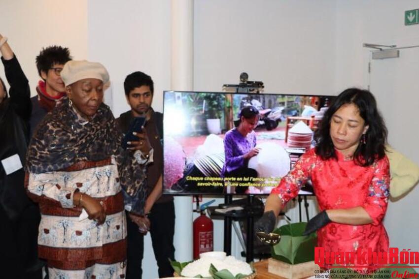 Tết Việt tại Bỉ: Khi hương Xuân lan tỏa giữa lòng châu Âu