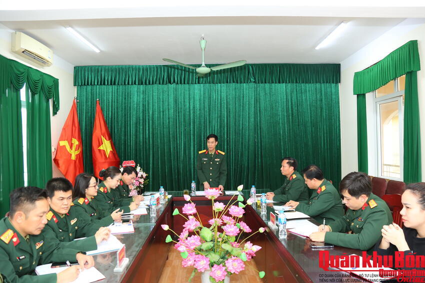 Cục Chính trị Quân khu 4 thăm, kiểm tra Đoàn Văn công Quân khu