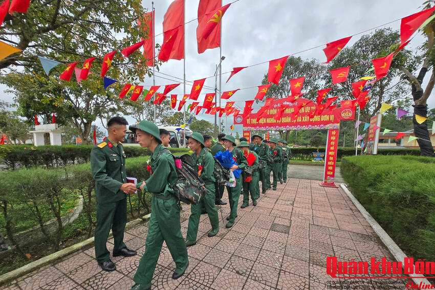 Quân khu 4: Các đơn vị tiếp đón chiến sĩ mới chu đáo, an toàn