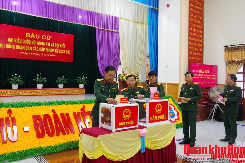 Sư đoàn 968 (Quân khu 4) hoàn thành bỏ phiếu bầu cử