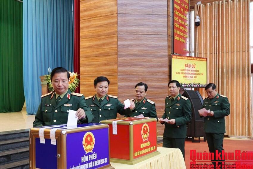 Quân khu 4: Rộn ràng Ngày hội non sông