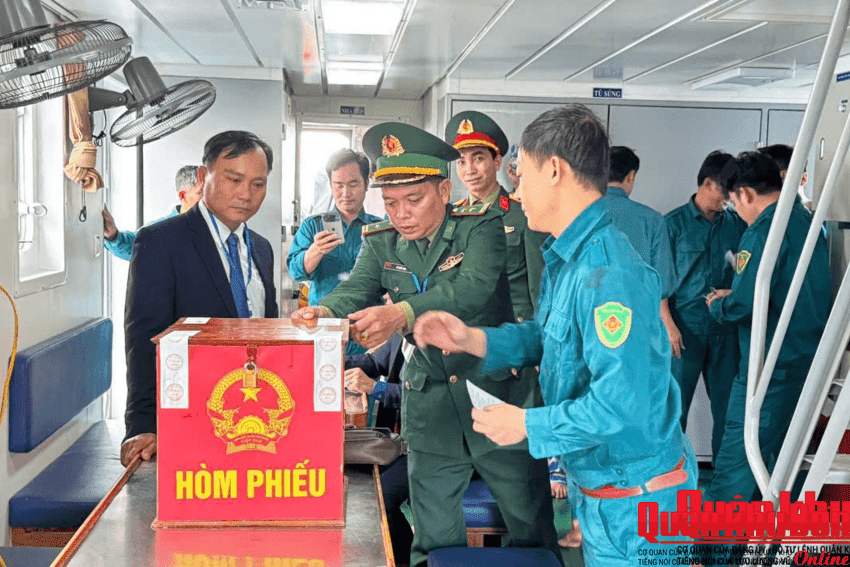 100% cử tri Quân khu 4 hoàn thành nhiệm vụ bầu cử