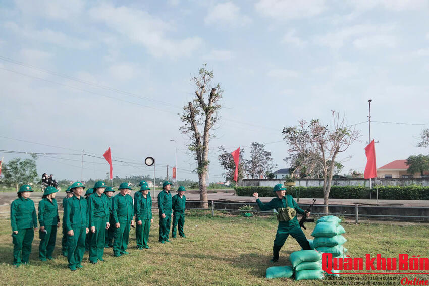 Xã Gia Hanh (Hà Tĩnh) tập trung huấn luyện lực lượng Dân quân tự vệ năm 2026