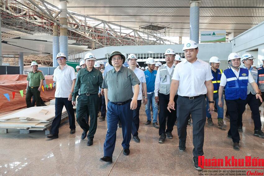 Thủ tướng Phạm Minh Chính: Khai thác thương mại sân bay Long Thành vào cuối năm 2026