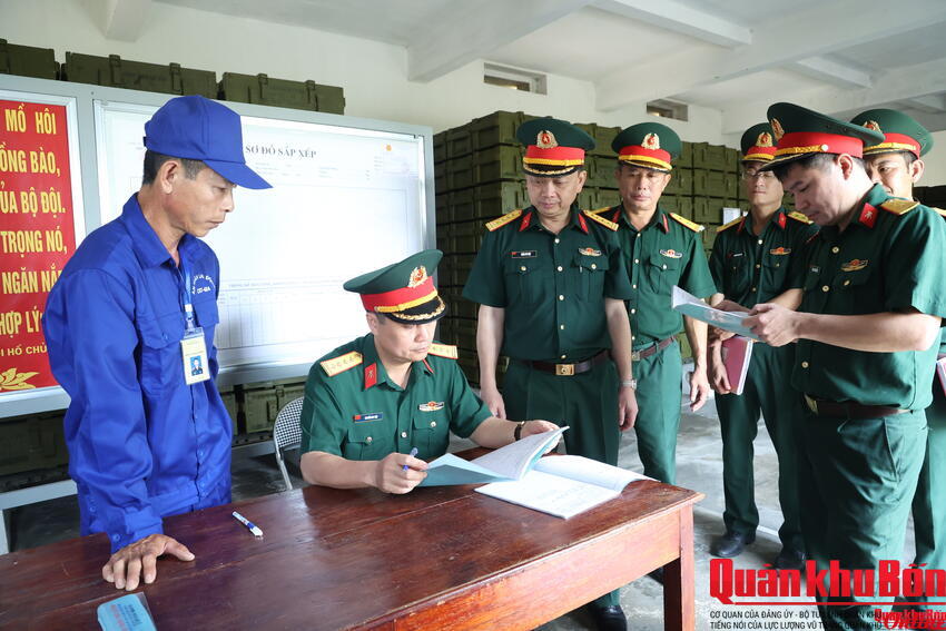 Quân khu 4: Kiểm tra công tác an toàn, vệ sinh lao động và phòng chống cháy nổ tại Bộ Chỉ huy Quân sự tỉnh Nghệ An
