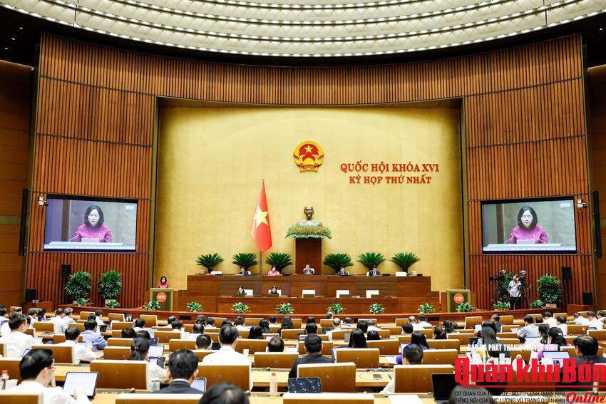 Sáng nay (24/4), Quốc hội biểu quyết thông qua nhiều dự án luật, nghị quyết và bế mạc kỳ họp