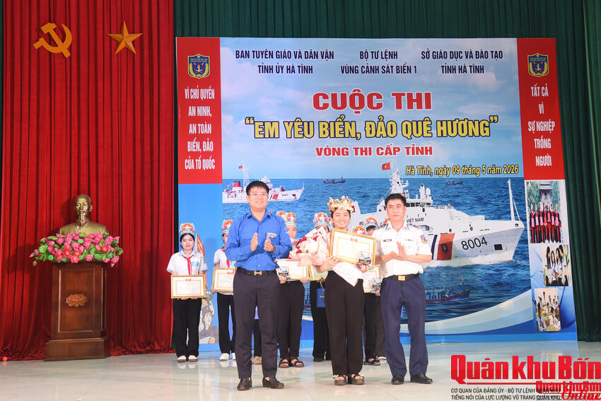 Bộ Tư lệnh Vùng Cảnh sát biển 1 tuyên truyền về biển đảo Việt Nam tại Hà Tĩnh