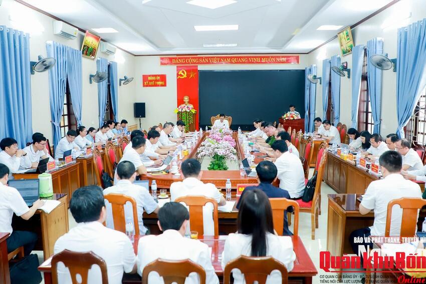 Chủ tịch UBND tỉnh Nghệ An Võ Trọng Hải làm việc với 5 xã vùng cao, biên giới