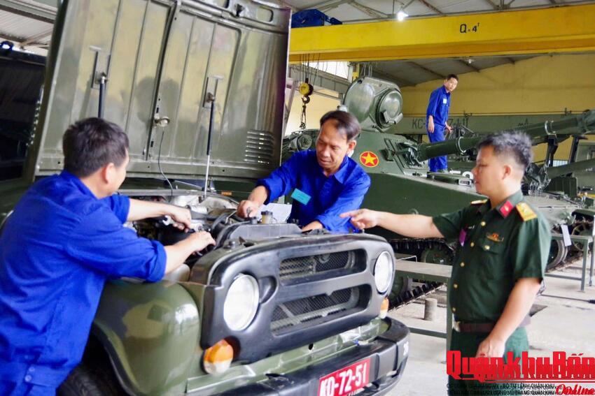 Lữ đoàn Tăng – Thiết giáp 206 (Quân khu 4) tổ chức kiểm tra trình độ, kỹ năng nghề