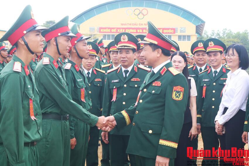 Thiếu tướng Đoàn Xuân Bường, Chính ủy Quân khu 4 dự Lễ tuyên thệ chiến sĩ mới Trung đoàn 19, Sư đoàn 968