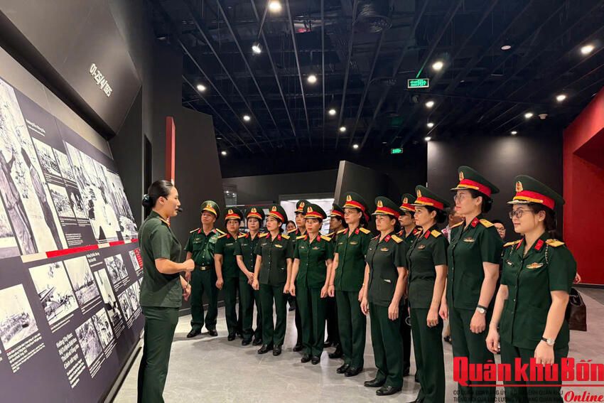 Hội Phụ nữ Lữ đoàn Phòng không 283 (Quân khu 4) giáo dục truyền thống cho hội viên