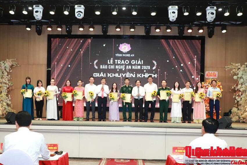 Trao Giải Báo chí Nghệ An năm 2025, vinh danh 34 tác phẩm xuất sắc