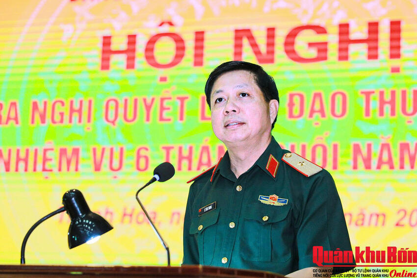 Thiếu tướng Lê Văn Trung dự Hội nghị Đảng ủy Quân sự tỉnh Thanh Hóa