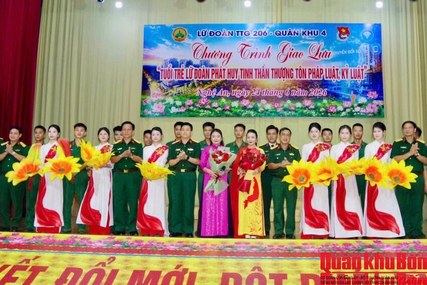 Lữ đoàn Tăng – Thiết giáp 206, Quân khu 4 tổ chức tuyên truyền pháp luật, kỷ luật
