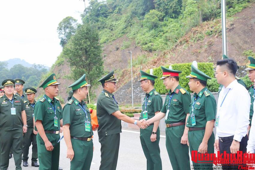 Sôi nổi các hoạt động giao lưu sĩ quan trẻ biên giới Việt Nam - Lào năm 2026