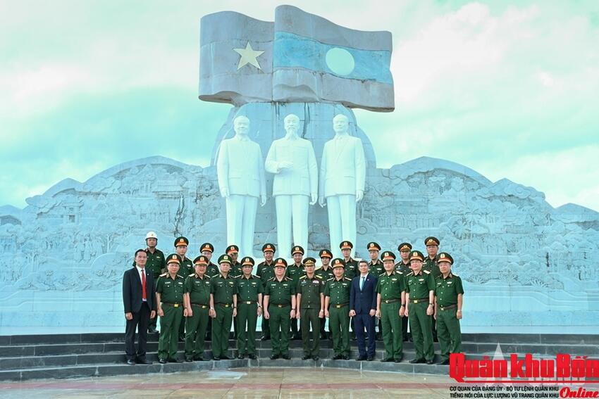 Đại tướng Nguyễn Trọng Nghĩa dự chuỗi hoạt động tăng cường hợp tác giữa Tổng cục Chính trị Quân đội hai nước Việt Nam - Lào