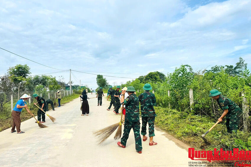 Trường Quân sự Quân khu 4 chung sức xây dựng nông thôn mới