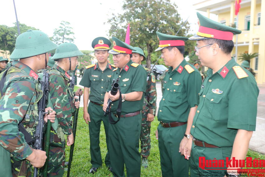 Quân khu 4 kiểm tra sẵn sàng chiến đấu tại Sư đoàn 968
