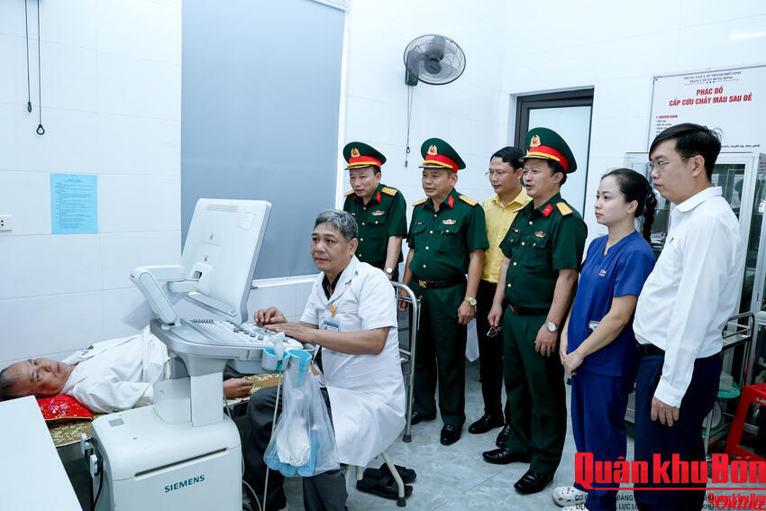 Lữ đoàn Phòng không 283: Làm công tác dân vận tại phường Vinh Hưng (Nghệ An)