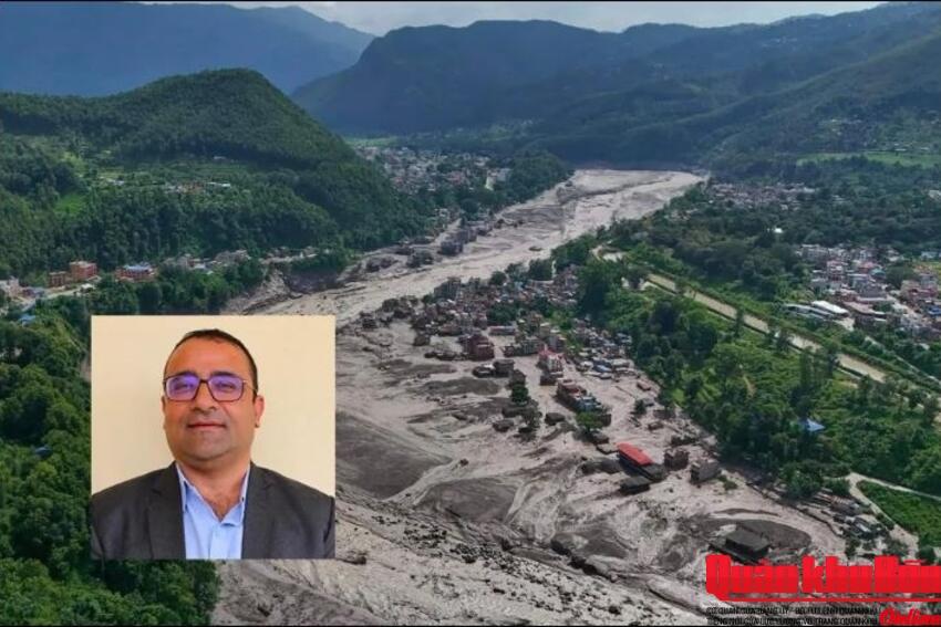Lũ lụt kinh hoàng ở Nepal: Người hùng cứu sống 1.643 học sinh