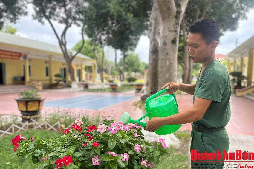 Hạ sĩ Bùi Văn Chính luôn tự rèn mình