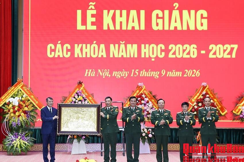 Thủ tướng Lê Minh Hưng dự khai giảng năm học mới tại Học viện Quốc phòng