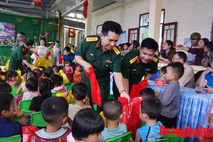 Vui Tết Trung thu nơi biên giới A Lưới