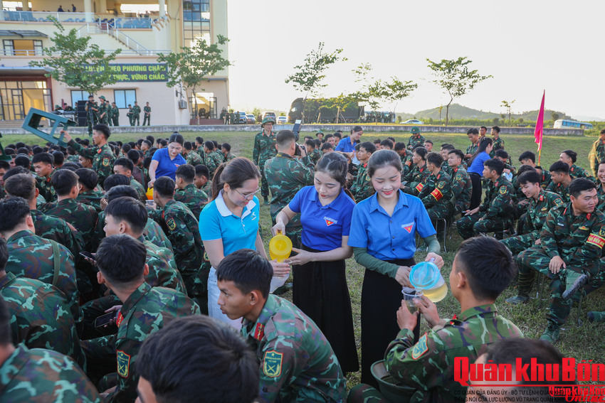 Sư đoàn 324, Quân khu 4: Sôi nổi chương trình “Tiếp sức thao trường”