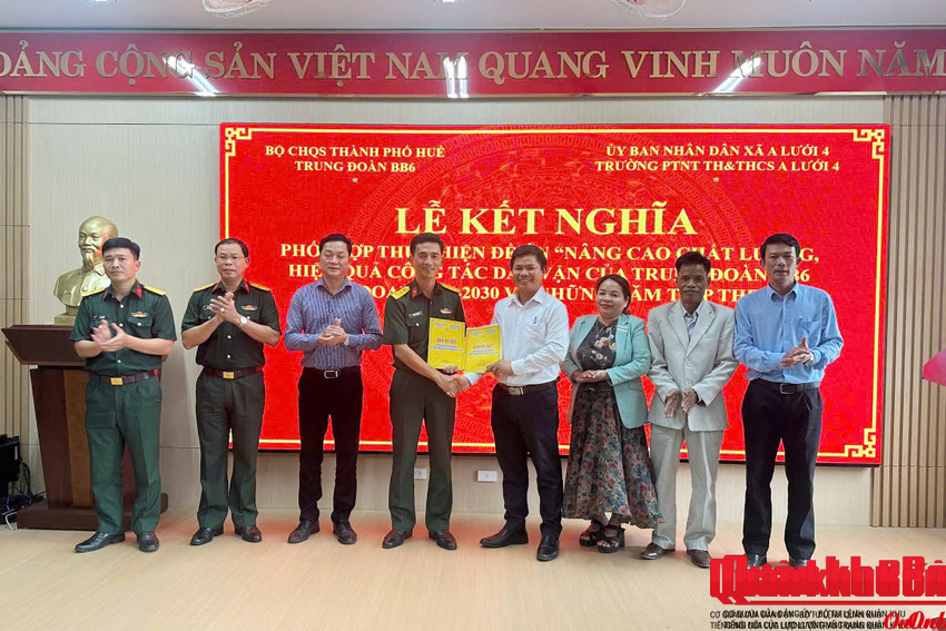 Trung đoàn 6 (TP Huế) kết nghĩa với Trường Phổ thông nội trú Tiểu học và THCS A Lưới 4