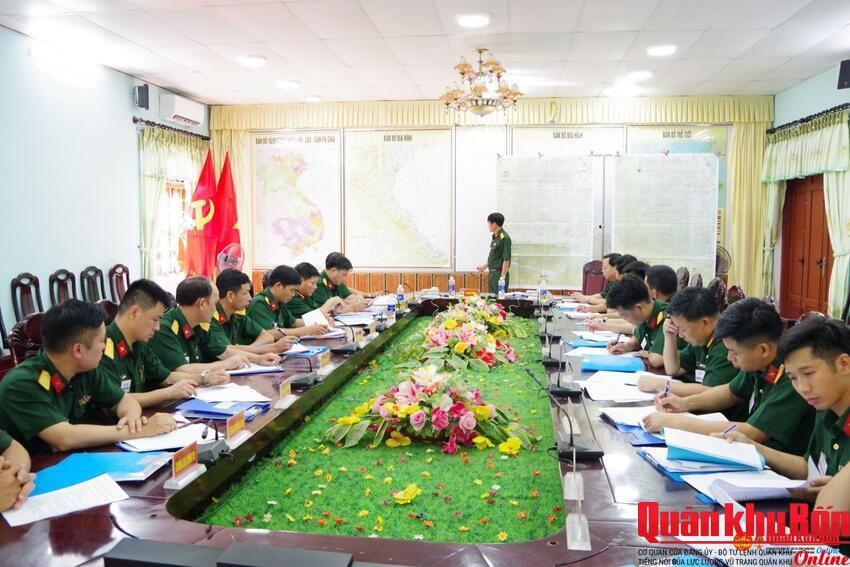 Sư đoàn 968 (Quân khu 4) diễn tập chỉ huy, cơ quan một bên hai cấp trên bản đồ