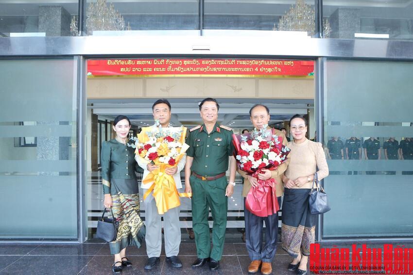 Lãnh đạo Bộ Quốc phòng Lào thăm, làm việc tại Bộ Tư lệnh Quân khu 4