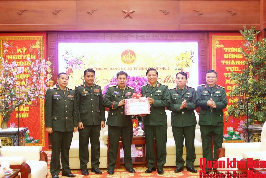 Các địa phương, đơn vị chúc mừng năm mới Quân khu 4